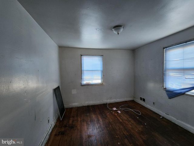 3821 STOKES DR, Baltimore, MD 21229