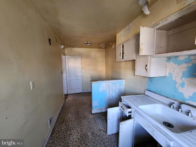 3821 STOKES DR, Baltimore, MD 21229