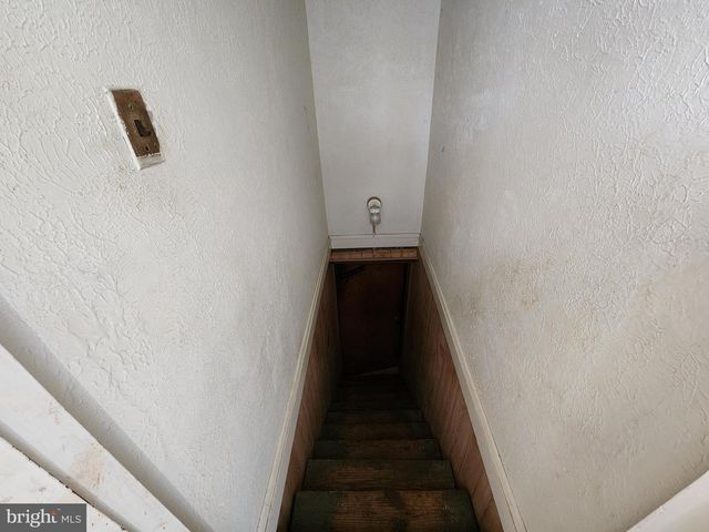 3821 STOKES DR, Baltimore, MD 21229