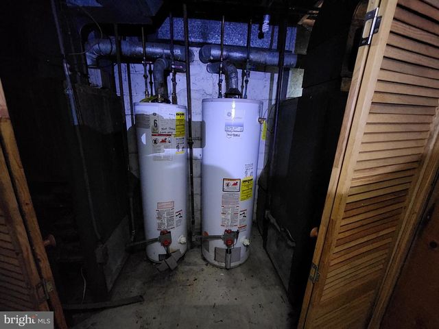 3821 STOKES DR, Baltimore, MD 21229