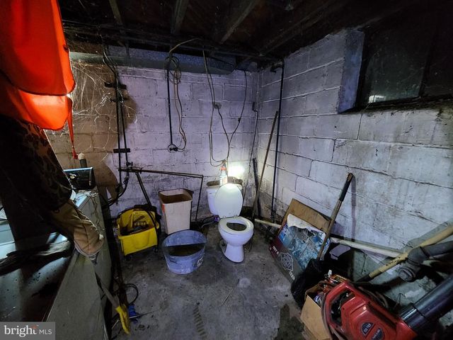 3821 STOKES DR, Baltimore, MD 21229