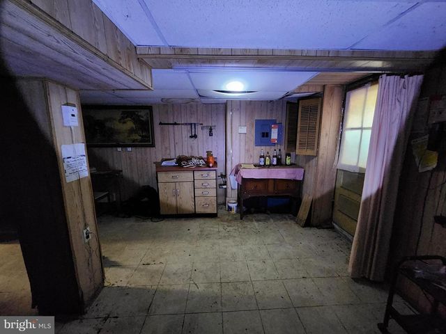 3821 STOKES DR, Baltimore, MD 21229