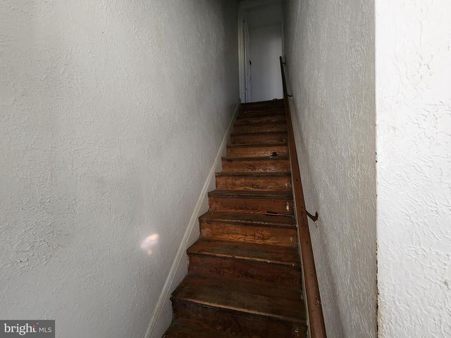 3821 STOKES DR, Baltimore, MD 21229