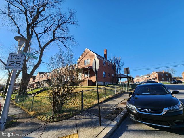 3821 STOKES DR, Baltimore, MD 21229