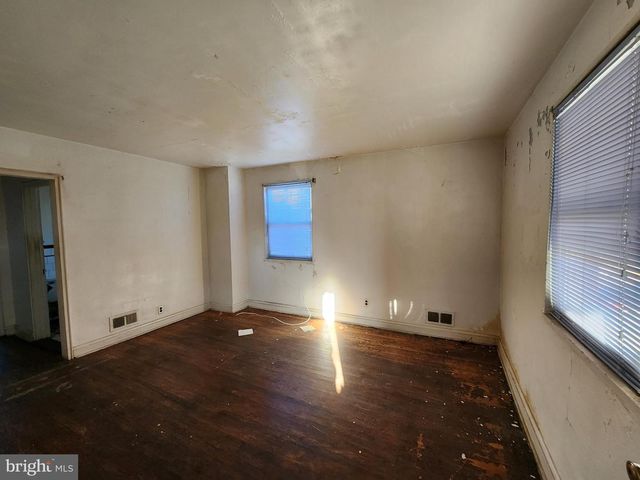 3821 STOKES DR, Baltimore, MD 21229