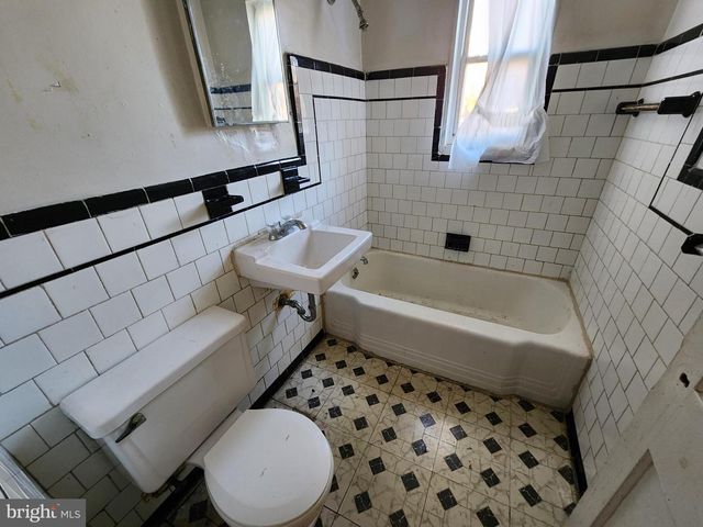 3821 STOKES DR, Baltimore, MD 21229