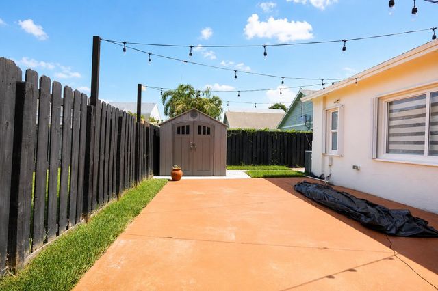 249 SW 159th Avenue, Sunrise, FL 33326