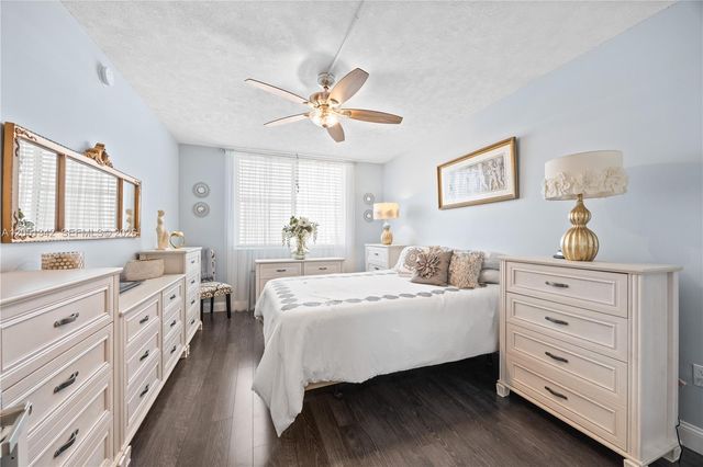 300 Bayview Dr 903, Sunny Isles Beach, FL 33160