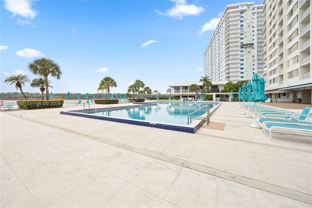 300 Bayview Dr 903, Sunny Isles Beach, FL 33160