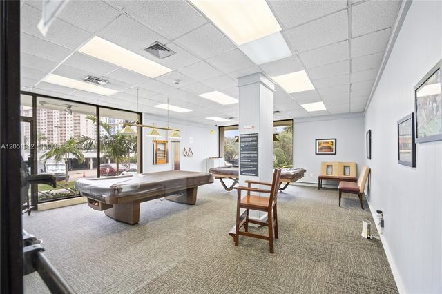 300 Bayview Dr 903, Sunny Isles Beach, FL 33160