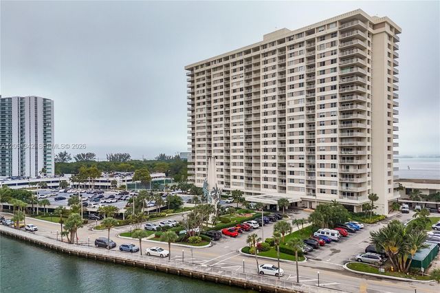 300 Bayview Dr 903, Sunny Isles Beach, FL 33160
