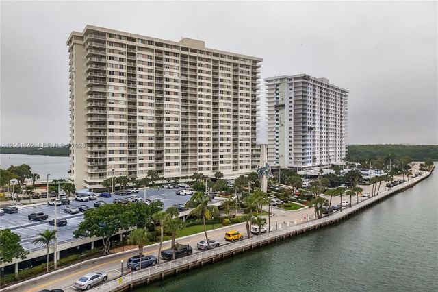 300 Bayview Dr 903, Sunny Isles Beach, FL 33160