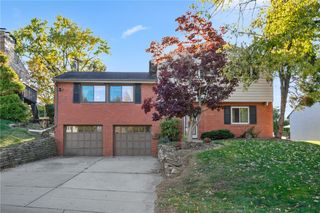 169 Elatan Dr, Mt Lebanon, PA 15243