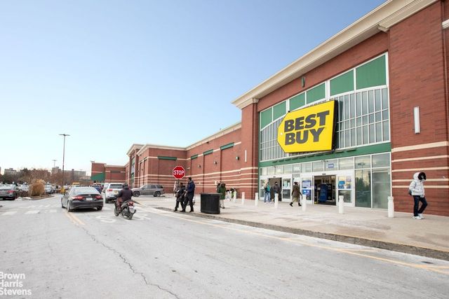 945 SCHENCK Avenue, New York City, NY 11207