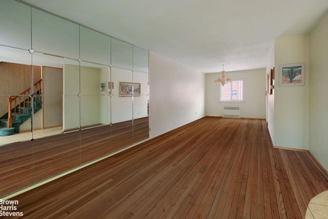 945 SCHENCK Avenue, New York City, NY 11207