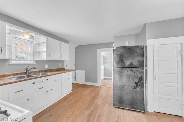 1222 W 14th Street, Lorain, OH 44052