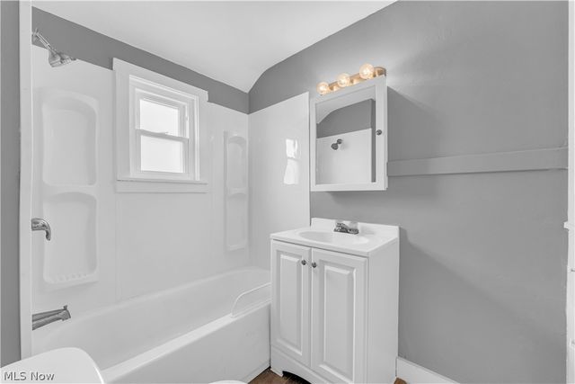 1222 W 14th Street, Lorain, OH 44052