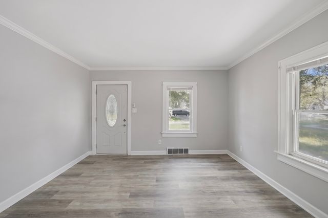 1235 River Drive, Calumet City, IL 60409