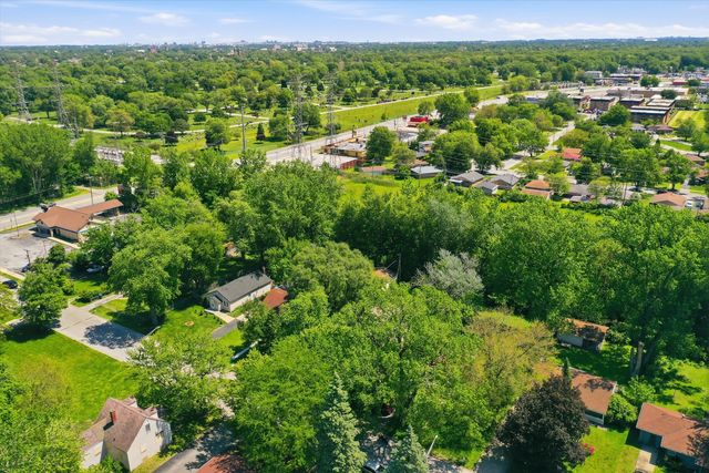 1235 River Drive, Calumet City, IL 60409