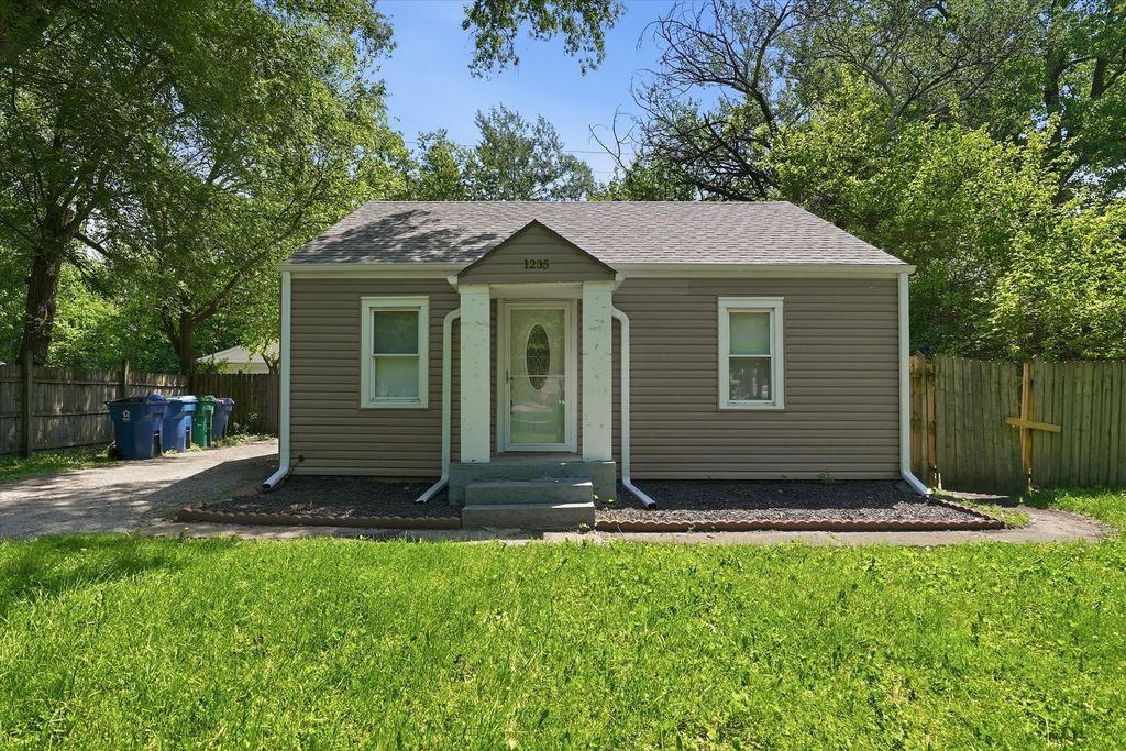1235 River Drive, Calumet City, IL 60409