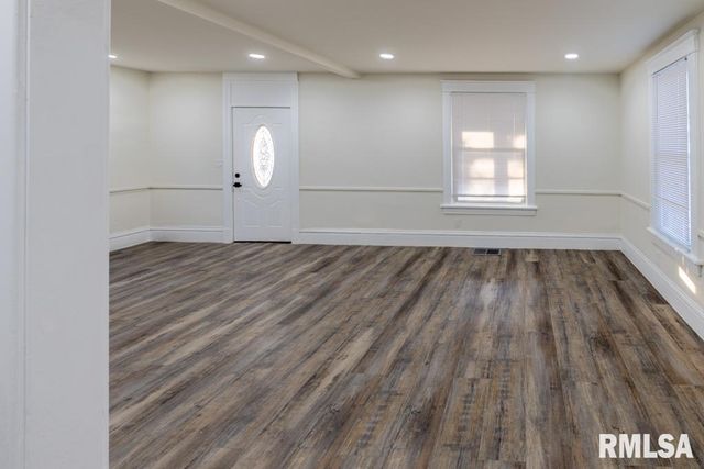 1916 N PEORIA Avenue, Peoria, IL 61603