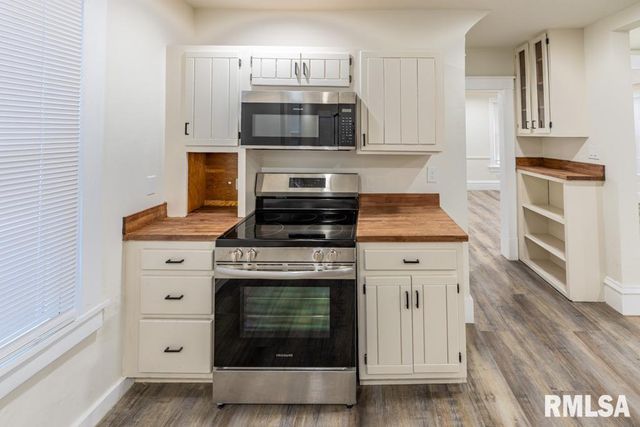 1916 N PEORIA Avenue, Peoria, IL 61603