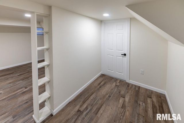 1916 N PEORIA Avenue, Peoria, IL 61603