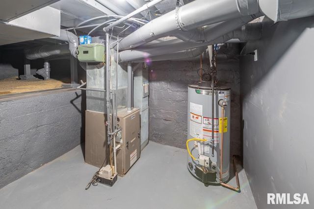 1916 N PEORIA Avenue, Peoria, IL 61603