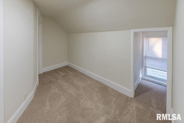 1916 N PEORIA Avenue, Peoria, IL 61603