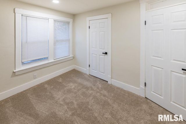 1916 N PEORIA Avenue, Peoria, IL 61603