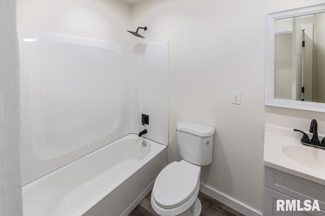 1916 N PEORIA Avenue, Peoria, IL 61603