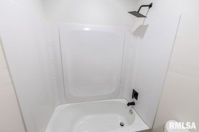 1916 N PEORIA Avenue, Peoria, IL 61603