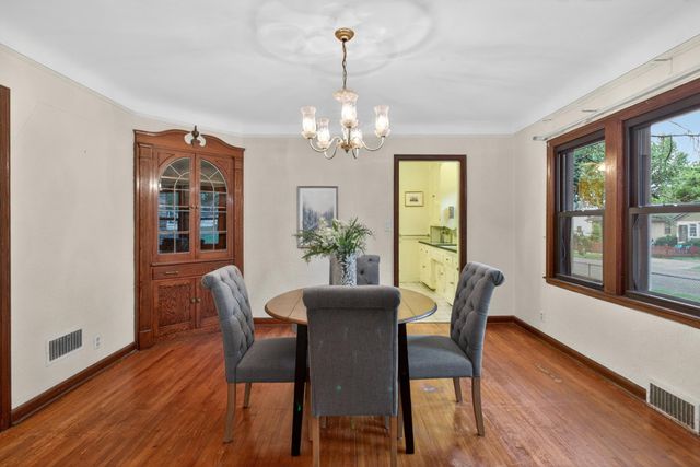 1262 Edgcumbe Road, Saint Paul, MN 55105