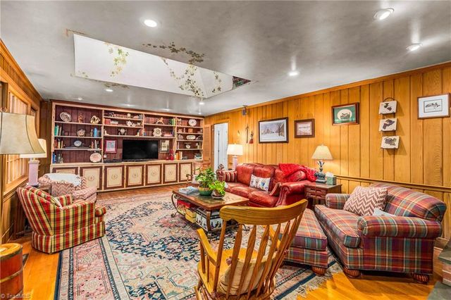 1039 Kenleigh Circle, Winston-salem, NC 27106