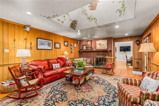 1039 Kenleigh Circle, Winston-salem, NC 27106