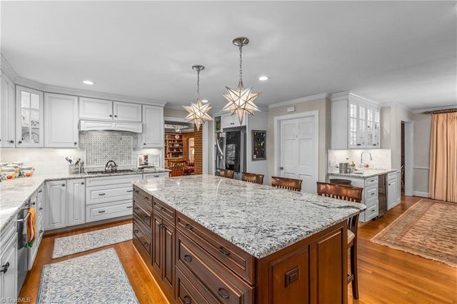 1039 Kenleigh Circle, Winston-salem, NC 27106