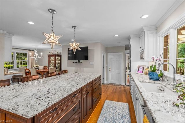 1039 Kenleigh Circle, Winston-salem, NC 27106