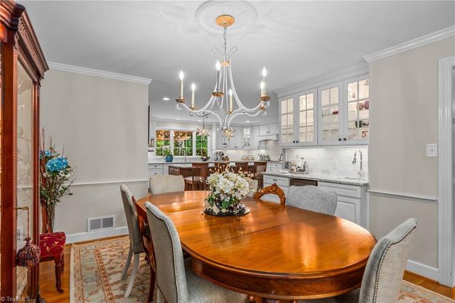 1039 Kenleigh Circle, Winston-salem, NC 27106
