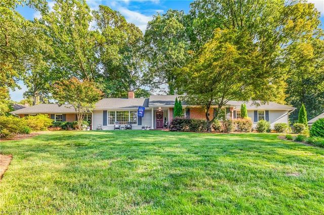 1039 Kenleigh Circle, Winston-salem, NC 27106