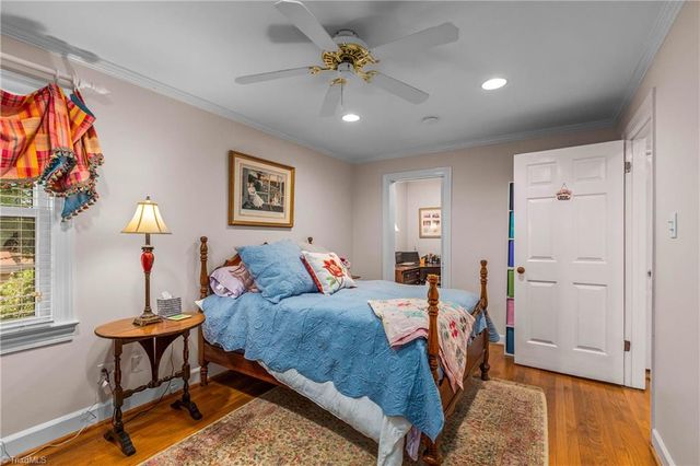 1039 Kenleigh Circle, Winston-salem, NC 27106