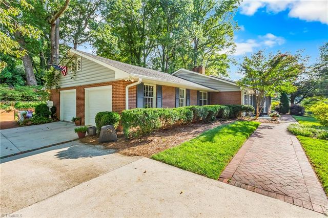 1039 Kenleigh Circle, Winston-salem, NC 27106