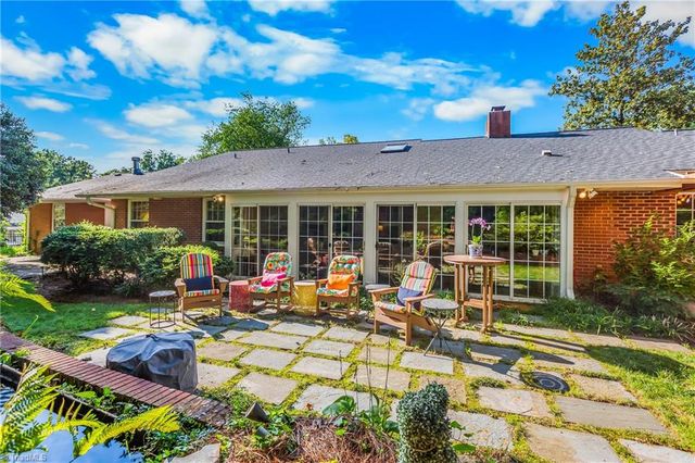 1039 Kenleigh Circle, Winston-salem, NC 27106
