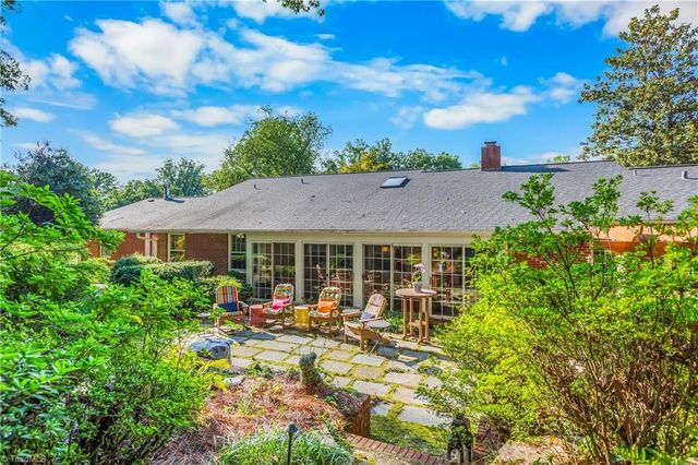 1039 Kenleigh Circle, Winston-salem, NC 27106