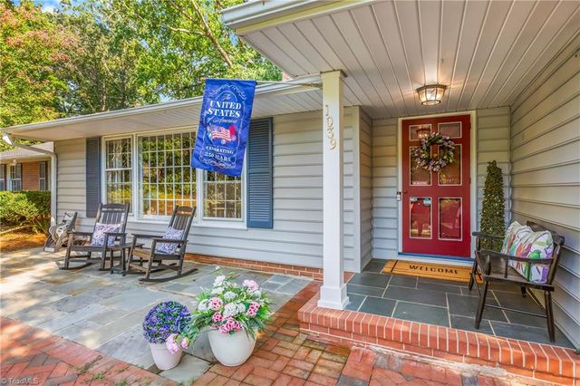 1039 Kenleigh Circle, Winston-salem, NC 27106