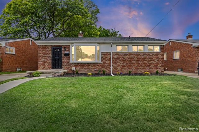 22121 Whitmore Street, Oak Park, MI 48237