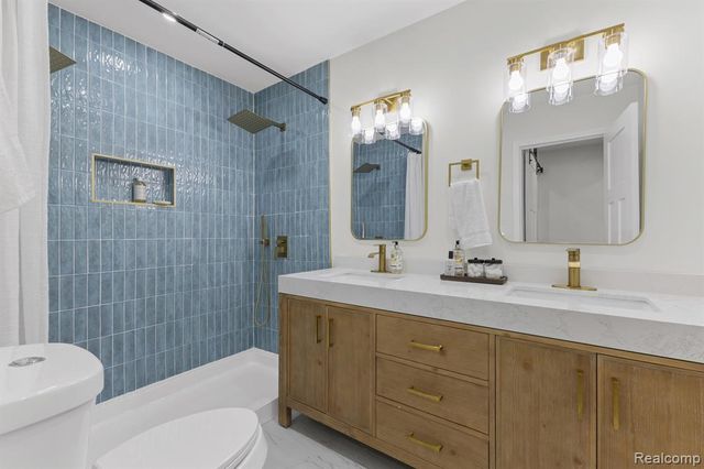 22121 Whitmore Street, Oak Park, MI 48237