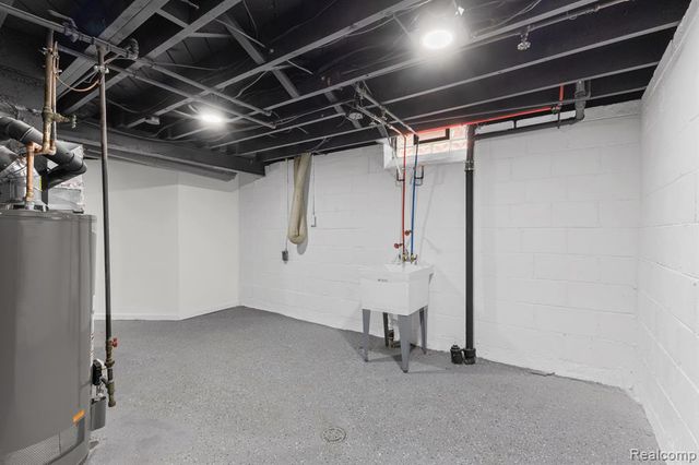 22121 Whitmore Street, Oak Park, MI 48237