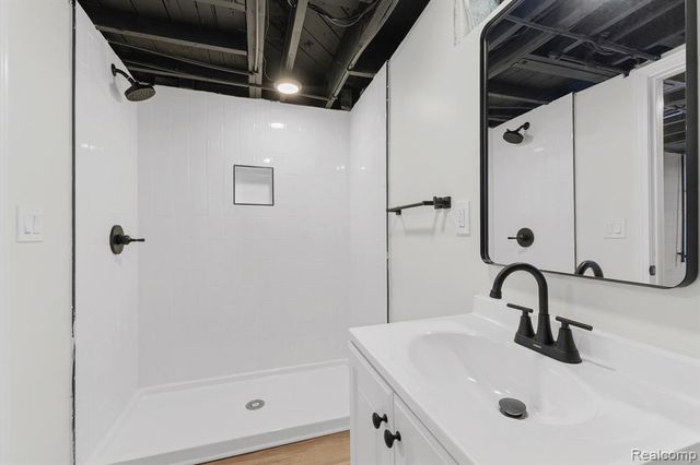 22121 Whitmore Street, Oak Park, MI 48237