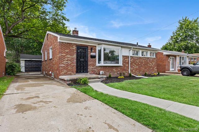 22121 Whitmore Street, Oak Park, MI 48237