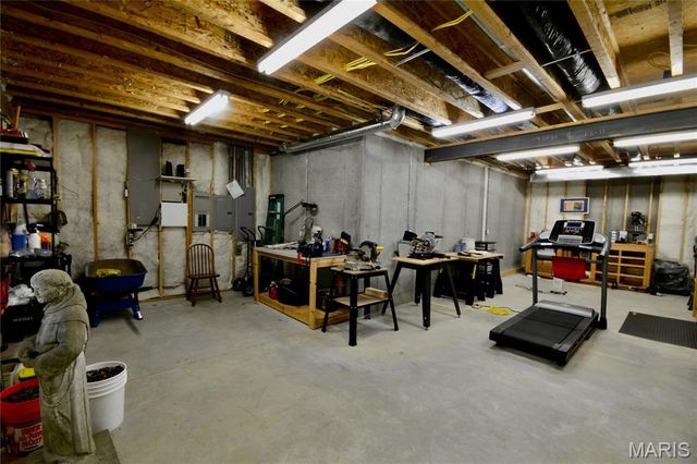 1909 Windcrest Drive, O'fallon, IL 62269